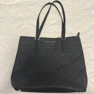 Michael Kors nice black and gray monogram large handbag!